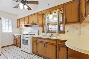 7148 S Sawyer Ave, Chicago, IL 60629 - Photo 9