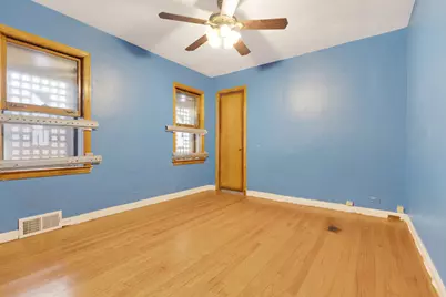 7148 S Sawyer Avenue, Chicago, IL 60629 - Photo 11