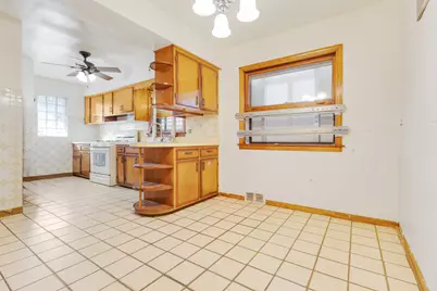 7148 S Sawyer Avenue, Chicago, IL 60629 - Photo 7