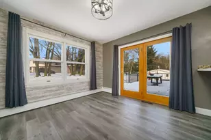 1584 W Fairview Rd, Freeport, IL 61032 - Photo 11