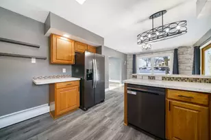 1584 W Fairview Rd, Freeport, IL 61032 - Photo 15