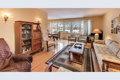 7621 Davis Street, Morton Grove, IL 60053 - Photo 3