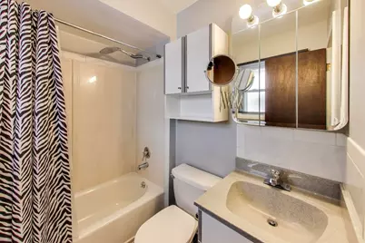 7621 Davis Street, Morton Grove, IL 60053 - Photo 13