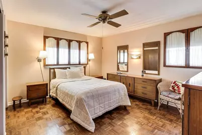 7621 Davis Street, Morton Grove, IL 60053 - Photo 11