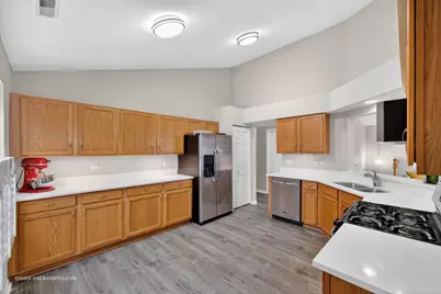 2850 Stonewater Drive #0, Naperville, IL 60564 - Photo 9