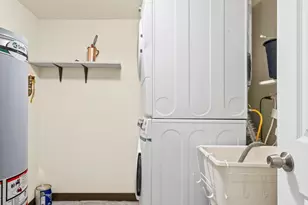 10360 Parkside Ave, Oak Lawn, IL 60453 - Photo 9