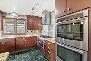 10160 W Fairbanks Ave, Beach Park, IL 60099 - Photo 9