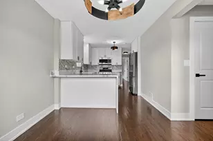 2601 W 98th Pl, Evergreen Park, IL 60805 - Photo 5