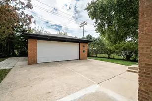 2601 W 98th Pl, Evergreen Park, IL 60805 - Photo 33