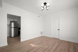 3049 W Berteau Ave, Chicago, IL 60618 - Photo 7