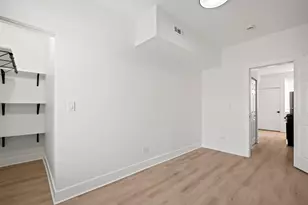 3049 W Berteau Ave, Chicago, IL 60618 - Photo 3