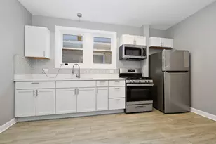 8432 S Green St, Chicago, IL 60620 - Photo 9