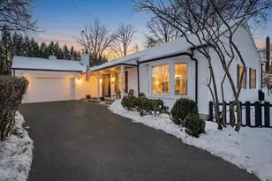 2S386 Seneca Dr, Wheaton, IL 60189 - Photo 3