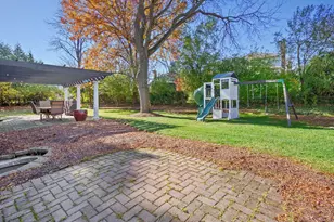 2S386 Seneca Dr, Wheaton, IL 60189 - Photo 31