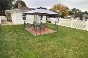 7737 Park Ave, Skokie, IL 60077 - Photo 3