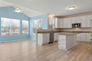 621 Mansfield Way, Oswego, IL 60543 - Photo 3