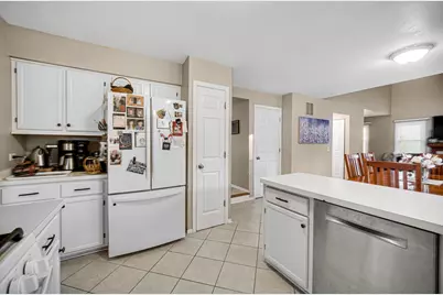 204 Wildwood Drive, North Aurora, IL 60542 - Photo 9