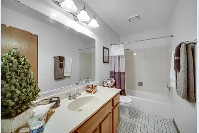 204 Wildwood Drive, North Aurora, IL 60542 - Photo 23