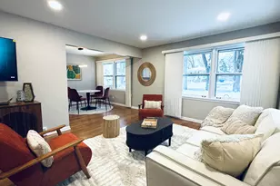 9323 S 80th Ct, Hickory Hills, IL 60457 - Photo 3