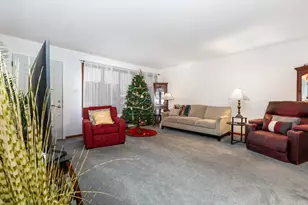 12954 Crescent Ct, Crestwood, IL 60418 - Photo 5