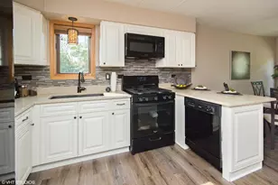 616 E 5th Ave, Naperville, IL 60563 - Photo 5