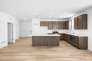 378 S Cottrell Ln, Aurora, IL 60506 - Photo 3