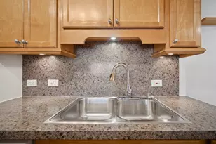 675 Grove Terrace, Elk Grove Village, IL 60007 - Photo 11