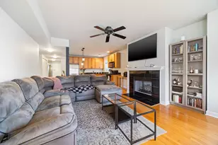 3013 W Gunnison St, Chicago, IL 60625 - Photo 3