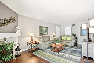 1516 Camden Ct, Wheeling, IL 60090 - Photo 5