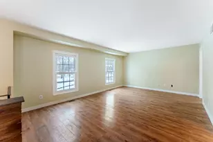 1359 Madison Ct, Saint Charles, IL 60174 - Photo 3