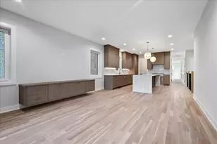 2435 N Clybourn Ave, Chicago, IL 60614 - Photo 11
