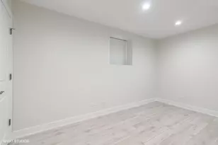 1914 W Crystal St, Chicago, IL 60622 - Photo 9