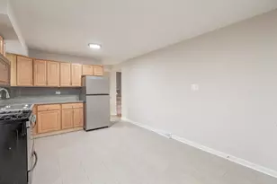 18331 Hickory St, Lansing, IL 60438 - Photo 5