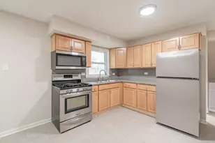 18331 Hickory St, Lansing, IL 60438 - Photo 3