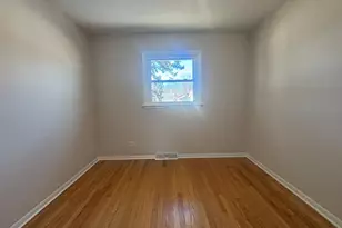 18331 Hickory St, Lansing, IL 60438 - Photo 3