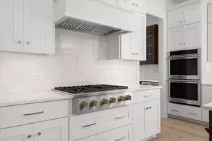 226 S Columbia St, Naperville, IL 60540 - Photo 5