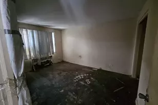 8338 S Ingleside Ave, Chicago, IL 60619 - Photo 9