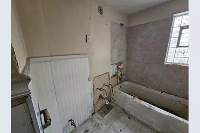 8338 S Ingleside Avenue, Chicago, IL 60619 - Photo 11