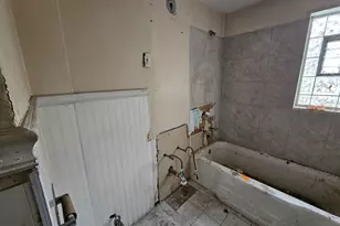 8338 S Ingleside Ave, Chicago, IL 60619 - Photo 11