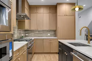 1029 N Winchester Ave, Chicago, IL 60612 - Photo 9