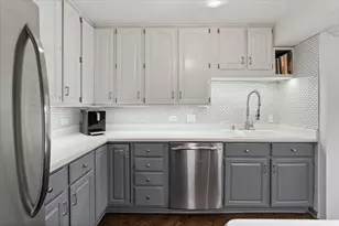 [Address not provided], Chicago, IL 60610 - Photo 11