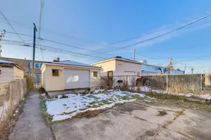 10154 S Emerald Ave, Chicago, IL 60628 - Photo 23