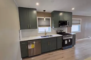 2608 W 97th St, Evergreen Park, IL 60805 - Photo 9