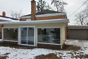 2608 W 97th St, Evergreen Park, IL 60805 - Photo 5