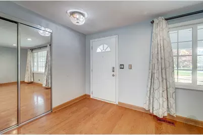 1601 Kingston Lane, Schaumburg, IL 60193 - Photo 5