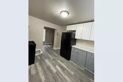 11634 S Princeton Avenue, Chicago, IL 60628 - Photo 3