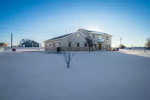 202 Comet Ln, Heyworth, IL 61745 - Photo 27