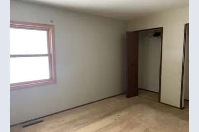 148 W Kennedy Drive, Streamwood, IL 60107 - Photo 17