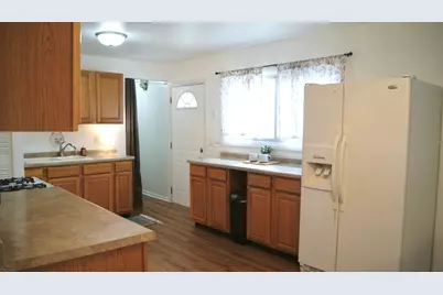 38 Surrey Road, Montgomery, IL 60538 - Photo 3