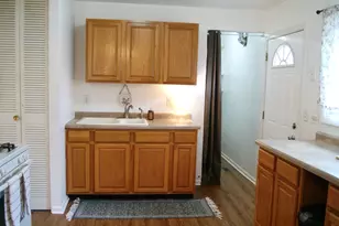 38 Surrey Rd, Montgomery, IL 60538 - Photo 5
